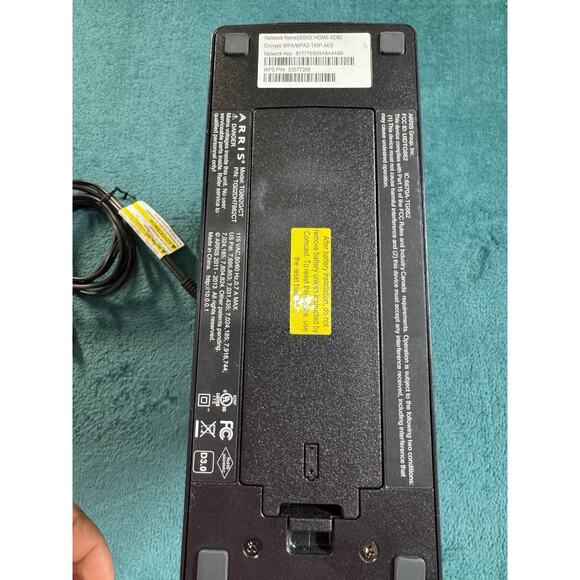 Comcast/Xfinity ARRIS TG862G/CT Residential Gateway & Router Wireless Modem - Picture 5 of 8